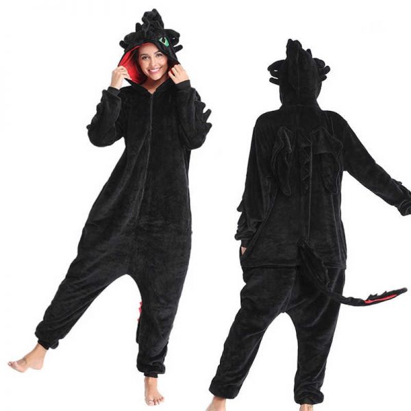 PIJAMA FANTASIA MACACÃO DRAGÃO PRETO KIGURUMI (BANGUELA DISNEY)